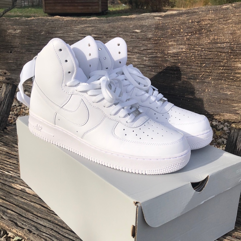 Air Force 1 High ‘07 Size 12 worn 1x fresh they too crispy! #kickzonfire🔥🔥🔥